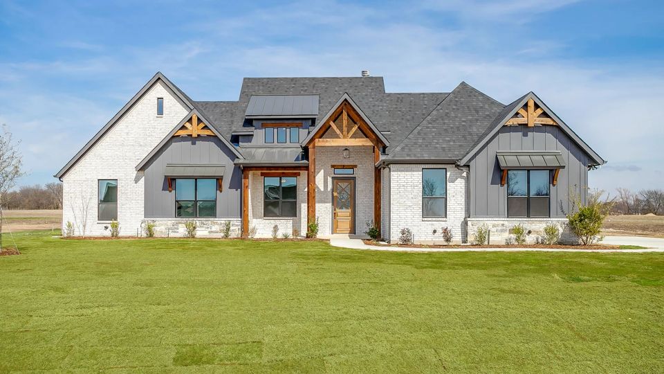 Exterior of 410 Olson Rd, Waxahachie, TX 75167